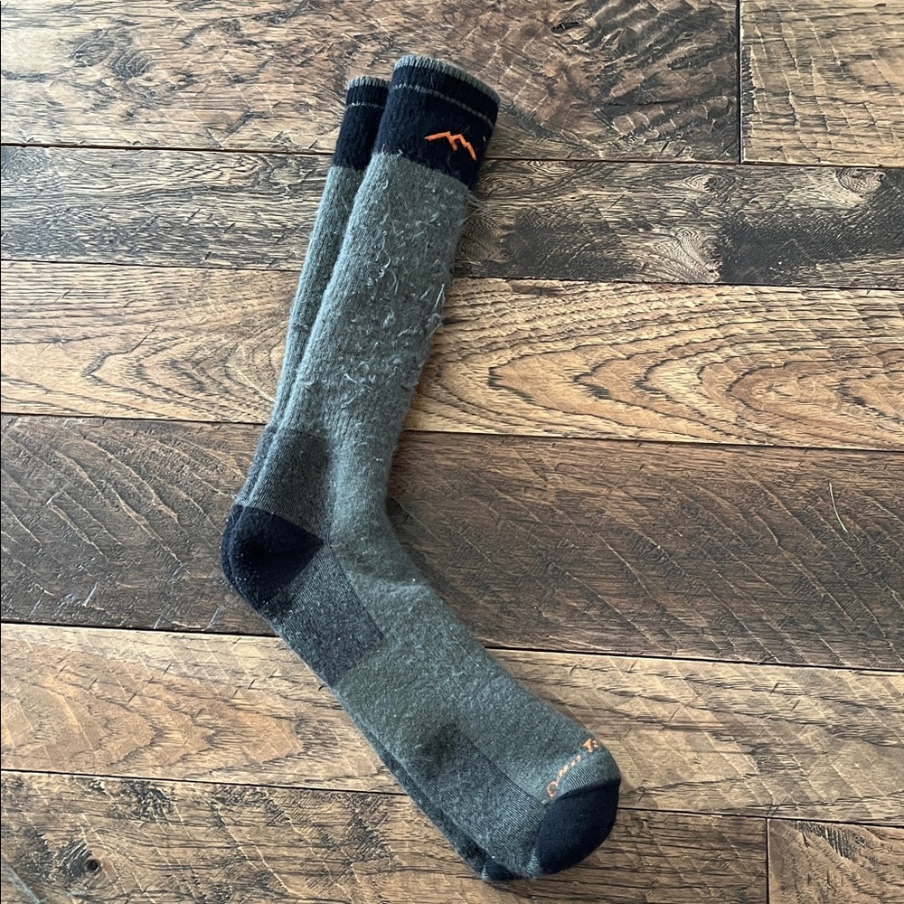 DARN TOUGH Over-the-Calf Heavyweight Hunting Socks